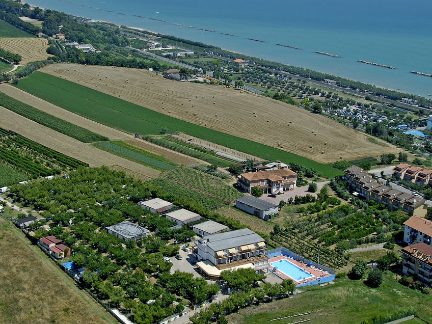 Villaggio Camping il Frutteto, con vista sul Mare a Cupra Marittima